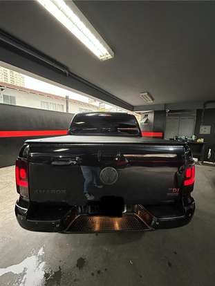 VOLKSWAGEN-AMAROK-2012