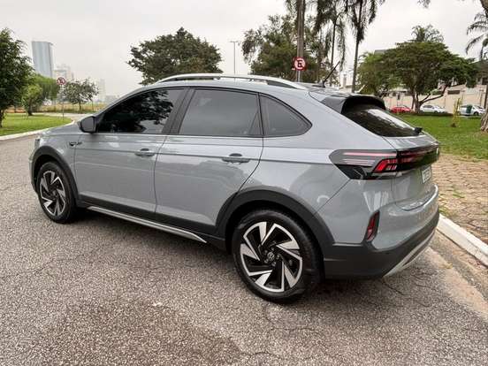 VOLKSWAGEN-NIVUS-1.0 200 TSI TOTAL FLEX HIGHLINE AUTOMÁTICO VOLKSWAGEN-NIVUS-2025