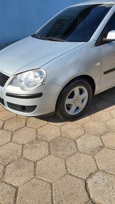 VOLKSWAGEN-POLO SEDAN-2008