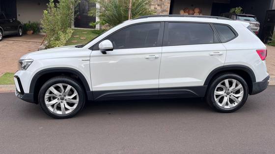 VOLKSWAGEN TAOS 1.4 250 TSI TOTAL FLEX COMFORTLINE AUTOMÁTICO
