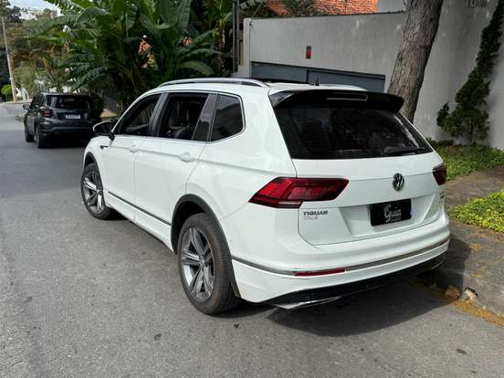 VOLKSWAGEN-TIGUAN-2020