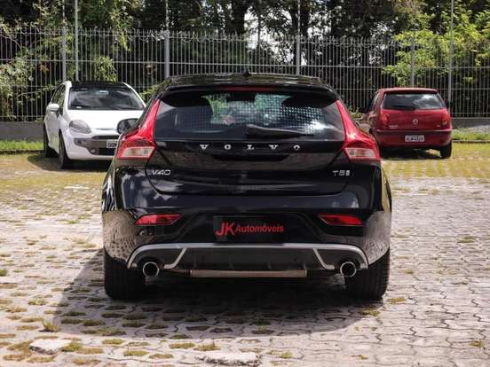 VOLVO-V40-2.0 T5 R DESIGN TURBO GASOLINA 4P AUTOMÁTICO VOLVO-V40-2015