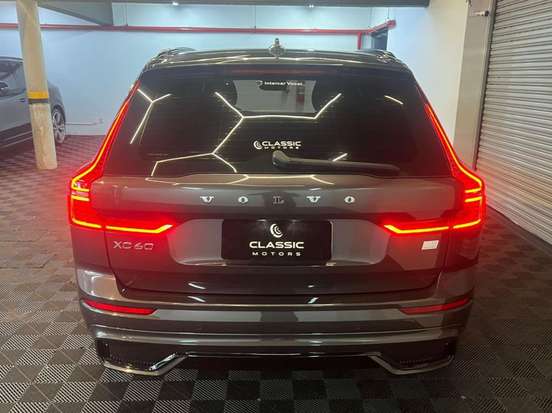 VOLVO-XC60-2023