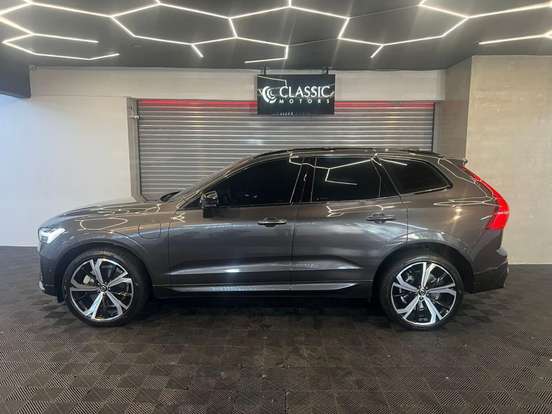 VOLVO-XC60-2023