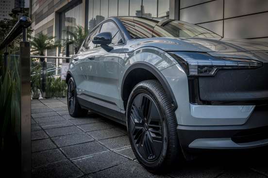 VOLVO-EX30-2025