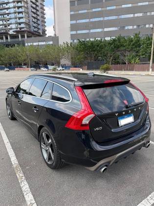 VOLVO V60 2.0 T5 R DESIGN TURBO GASOLINA 4P AUTOMATIZADO