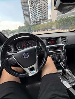 VOLVO-V60-2014