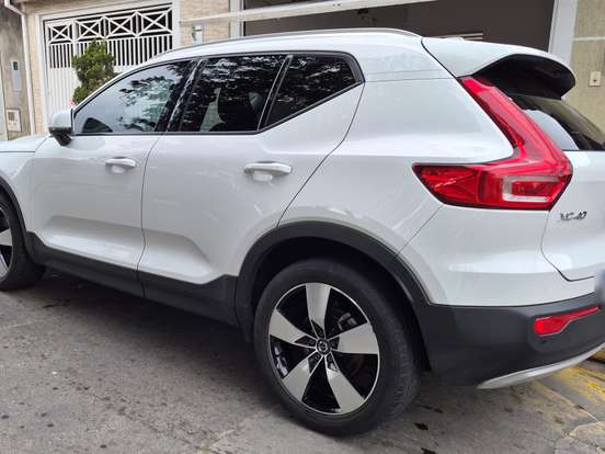 VOLVO-XC40-2.0 T5 GASOLINA MOMENTUM AWD GEARTRONIC VOLVO-XC40-2018