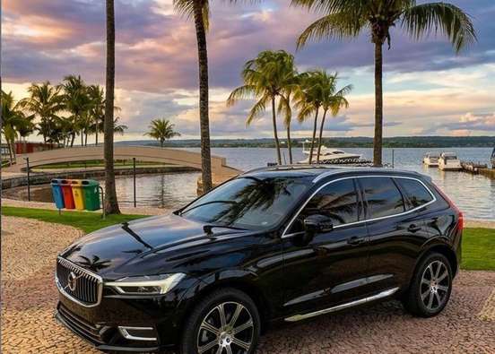 VOLVO-XC60-2017
