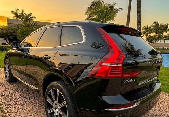 VOLVO-XC60-2017