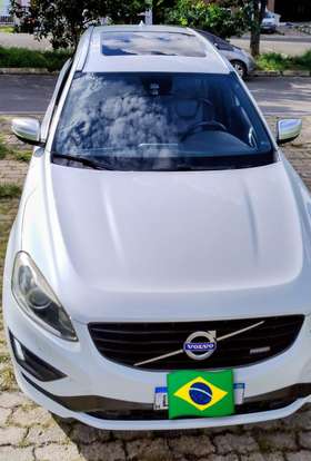 VOLVO-XC60-2015
