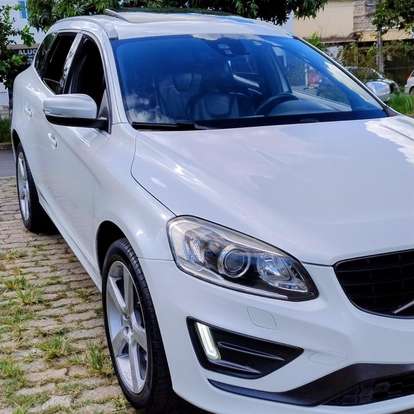 VOLVO-XC60-2015
