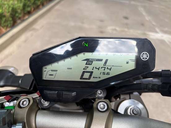 YAMAHA-MT-09-2015
