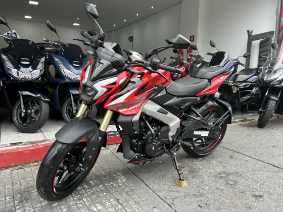 BAJAJ DOMINAR NS400Z BAJAJ DOMINAR NS400Z
