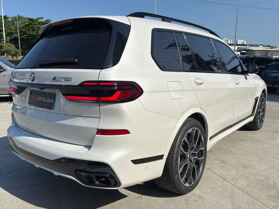 BMW-X7-4.4 V8 GASOLINA M60i STEPTRONIC BMW-X7-2023