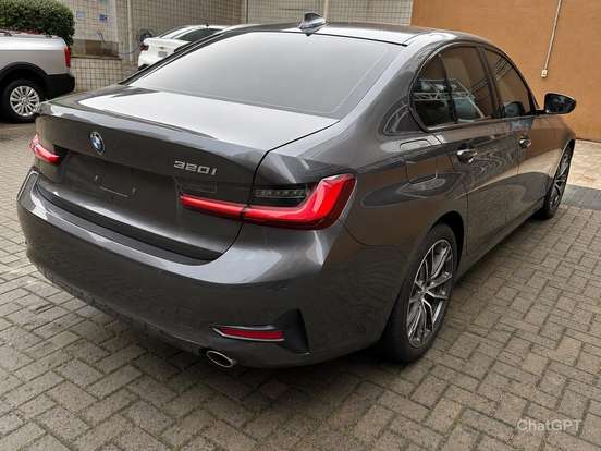 BMW-320i-2019