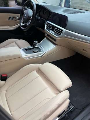 BMW-320i-2019