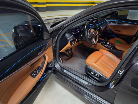 BMW-530e-2020