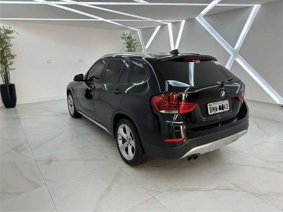 BMW-X1-2013