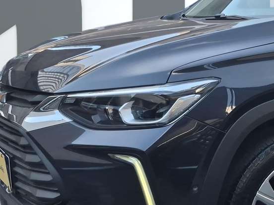 CHEVROLET-TRACKER-2023
