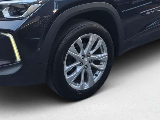 CHEVROLET-TRACKER-2023