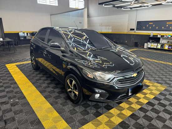 CHEVROLET-ONIX-2016