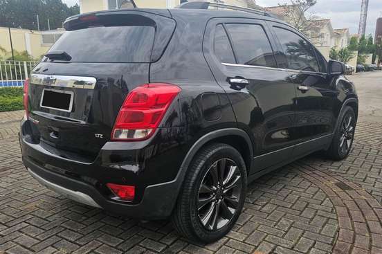 CHEVROLET-TRACKER-2016