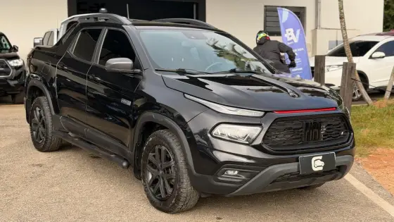 FIAT TORO 2.0 16V TURBO DIESEL ULTRA 4WD AT9 FIAT TORO 2.0 16V TURBO DIESEL ULTRA 4WD AT9
