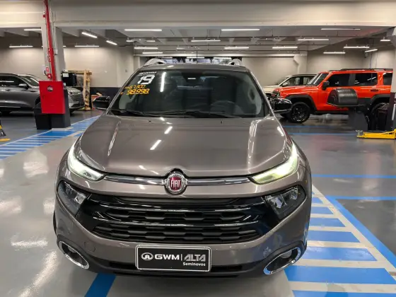 FIAT TORO 2.4 16V MULTIAIR FLEX VOLCANO AT9 FIAT TORO 2.4 16V MULTIAIR FLEX VOLCANO AT9