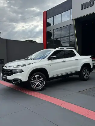 FIAT TORO 2.4 16V MULTIAIR FLEX VOLCANO AT9 FIAT TORO 2.4 16V MULTIAIR FLEX VOLCANO AT9