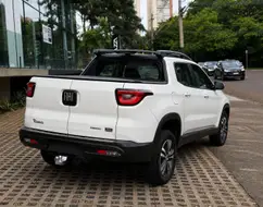 FIAT TORO 2.0 16V TURBO DIESEL FREEDOM 4WD AT9 FIAT TORO 2.0 16V TURBO DIESEL FREEDOM 4WD AT9