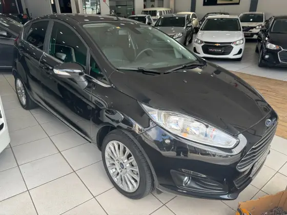 FORD FIESTA 1.6 TITANIUM PLUS HATCH 16V FLEX 4P POWERSHIFT FORD FIESTA 1.6 TITANIUM PLUS HATCH 16V FLEX 4P POWERSHIFT