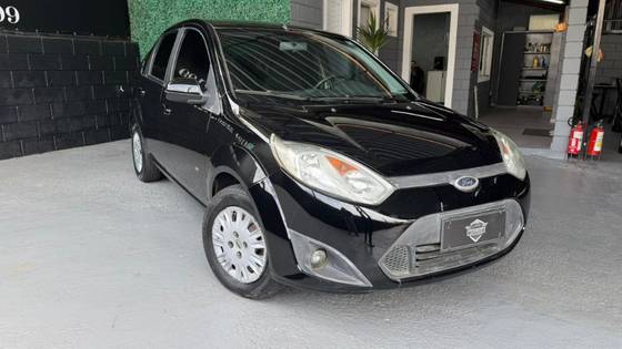 FORD FIESTA 1.6 ROCAM SE SEDAN 8V FLEX 4P MANUAL