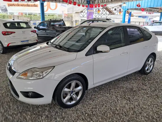 FORD FOCUS 1.6 GLX 16V FLEX 4P MANUAL