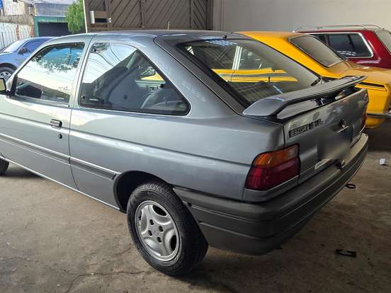 FORD-ESCORT-1.8 I GL 8V GASOLINA 2P MANUAL FORD-ESCORT-1994