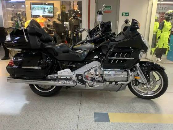 HONDA GL 1800 GOLD WING HONDA GL 1800 GOLD WING