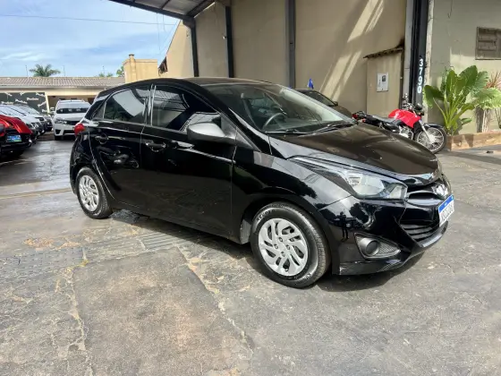 HYUNDAI HB20 1.0 COMFORT 12V FLEX 4P MANUAL HYUNDAI HB20 1.0 COMFORT 12V FLEX 4P MANUAL