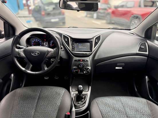 HYUNDAI-HB20X-1.6 16V STYLE FLEX 4P MANUAL HYUNDAI-HB20X-2015