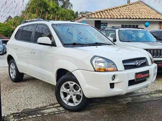 HYUNDAI TUCSON 2.0 MPFI GLS 16V 143CV 2WD FLEX 4P AUTOMÁTICO HYUNDAI TUCSON 2.0 MPFI GLS 16V 143CV 2WD FLEX 4P AUTOMÁTICO