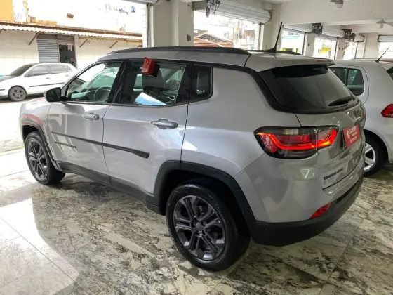 JEEP COMPASS 2.0 TD350 TURBO DIESEL LONGITUDE AT9 JEEP COMPASS 2.0 TD350 TURBO DIESEL LONGITUDE AT9