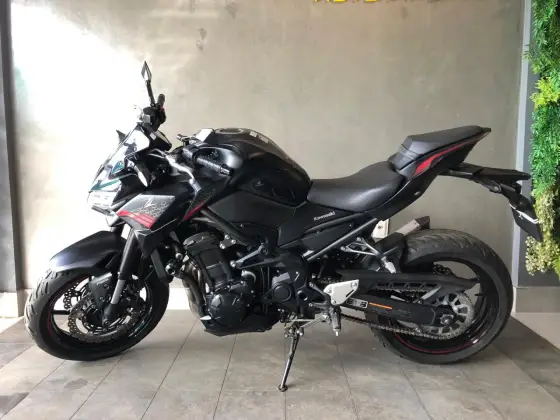 KAWASAKI Z900 KAWASAKI Z900