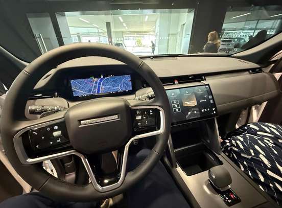 LAND ROVER-DISCOVERY SPORT-2024