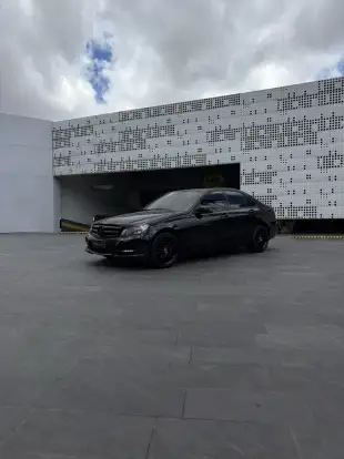 MERCEDES-BENZ-C 180-1.8 CGI CLASSIC 16V GASOLINA 4P AUTOMÁTICO MERCEDES-BENZ-C 180-2012