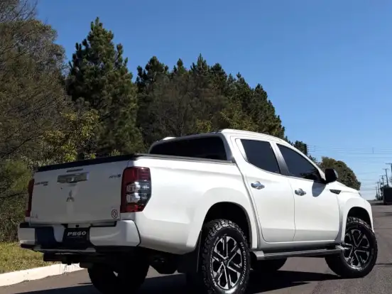 MITSUBISHI-L200 TRITON-2.4 16V TURBO DIESEL SPORT HPE-S CD 4P 4X4 AUTOMÁTICO MITSUBISHI-L200 TRITON-2025