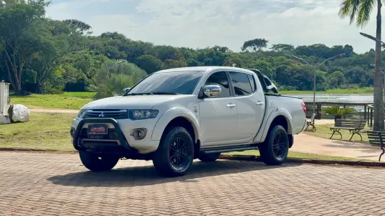 MITSUBISHI L200 TRITON 3.2 HPE 4X4 CD 16V TURBO INTERCOOLER DIESEL 4P AUTOMÁTICO MITSUBISHI L200 TRITON 3.2 HPE 4X4 CD 16V TURBO INTERCOOLER DIESEL 4P AUTOMÁTICO