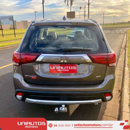 MITSUBISHI-OUTLANDER-3.0 GT 4X4 V6 24V GASOLINA 4P AUTOMÁTICO MITSUBISHI-OUTLANDER-2016