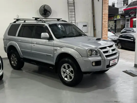 MITSUBISHI PAJERO SPORT 3.5 HPE 4X4 V6 24V FLEX 4P AUTOMÁTICO MITSUBISHI PAJERO SPORT 3.5 HPE 4X4 V6 24V FLEX 4P AUTOMÁTICO
