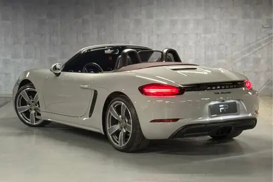 PORSCHE-718-2023