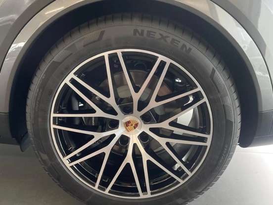 PORSCHE-CAYENNE-2024