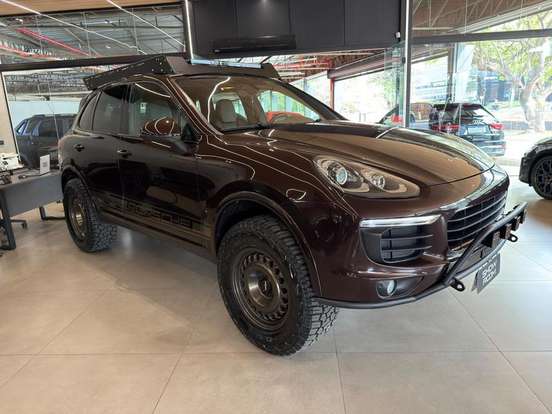 PORSCHE-CAYENNE-2017